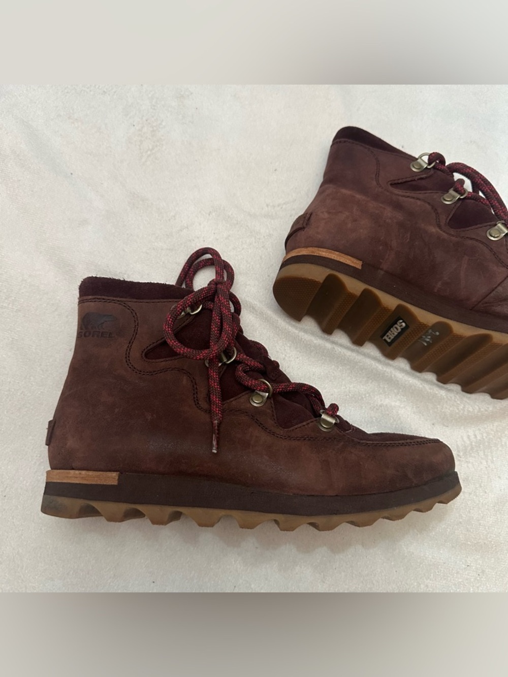 Sorel Women's Burgundy Sneakchic Alpine Boots Size 7.5 - Picture 4 of 10